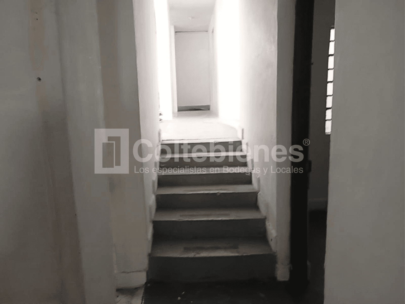 Bodega en arriendo en Barrio Colombia-Medellín foto 3
