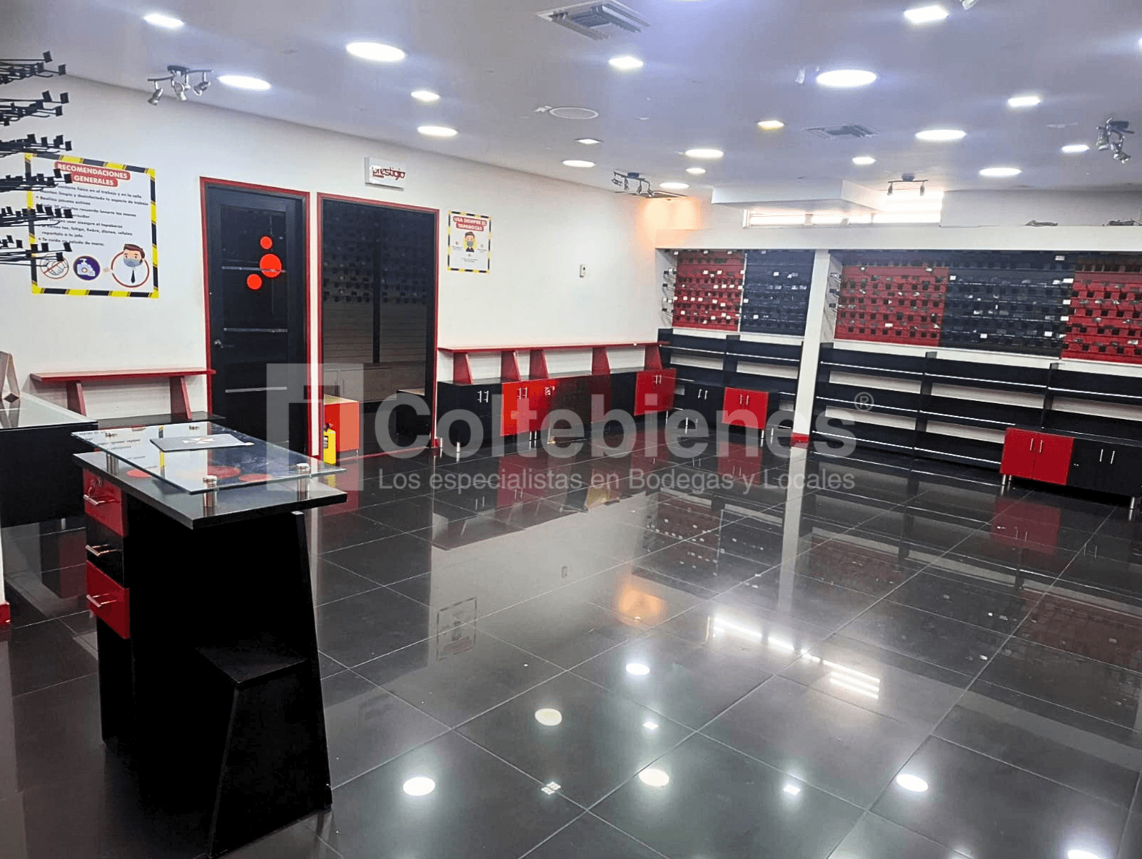 Local comercial en arriendo en el Centro-Medellín foto 2