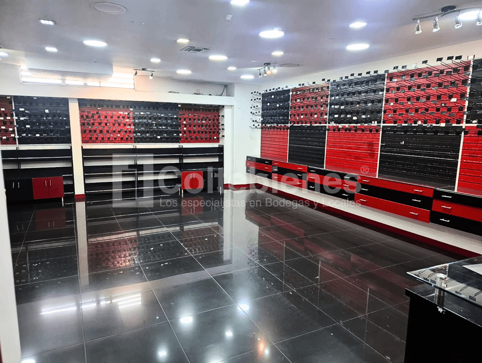 Local comercial en arriendo en el Centro-Medellín foto 3