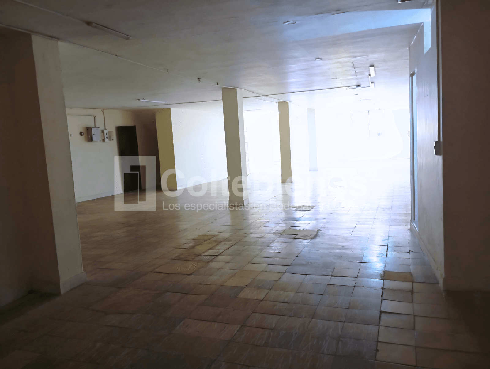 Local comercial esquinero en arriendo en La Floresta-Medellín foto 2