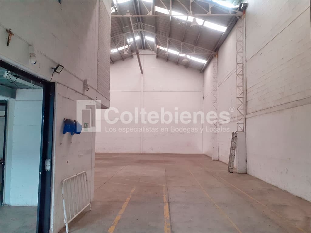 Arriendo de amplia bodega en Sierra Morena-La Estrella, Antioquia