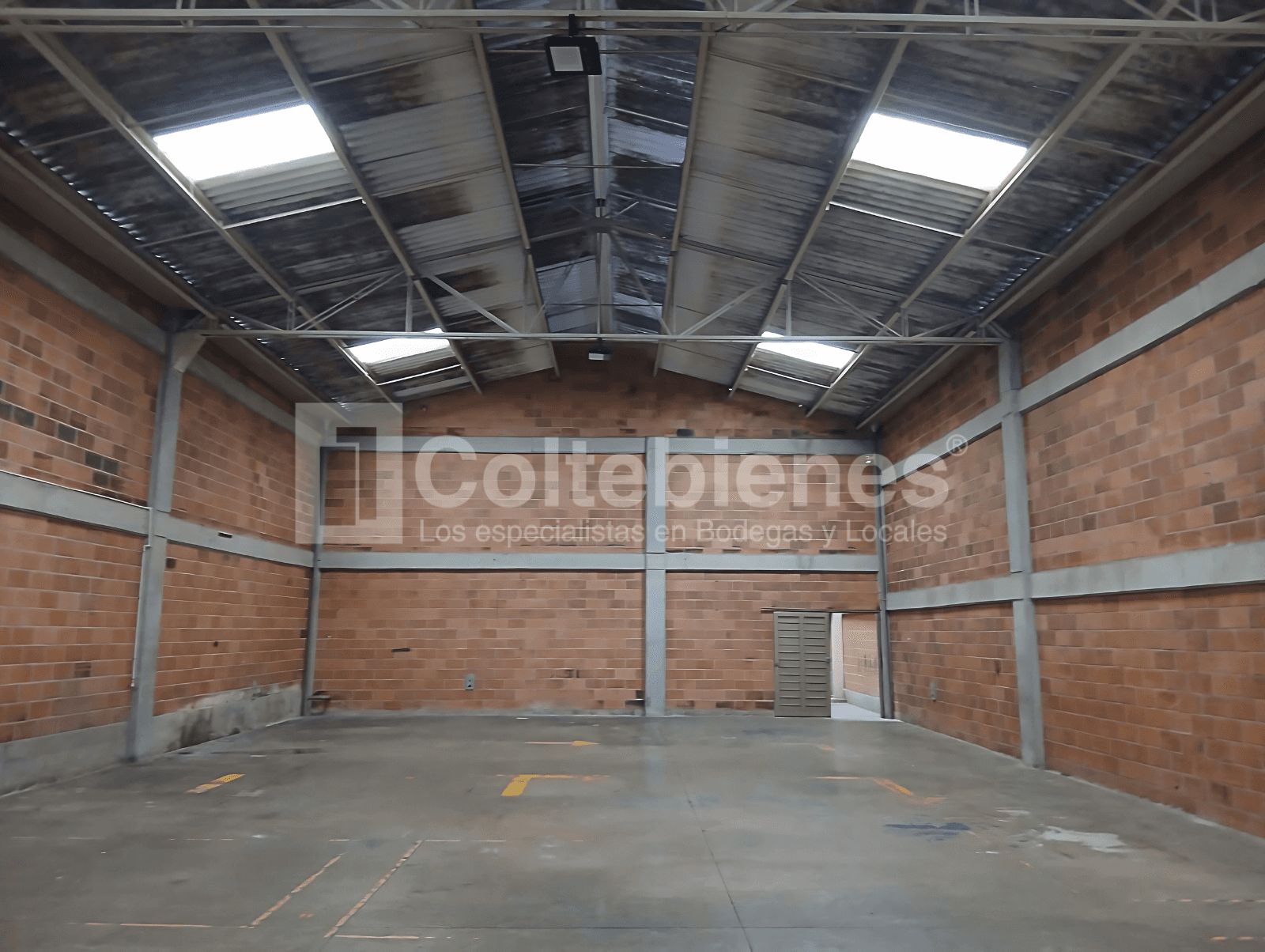 Bodega en arriendo en unidad cerrada de La Estrella foto 2