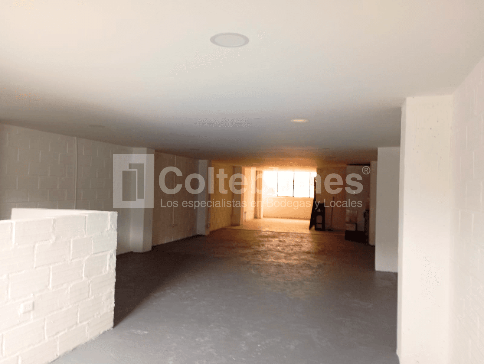 Estratégica bodega en arriendo en el Centro de la Moda Itagüí foto 2