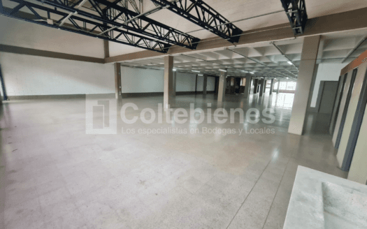 Arriendo de amplio local comercial en Guayabal-Medellín