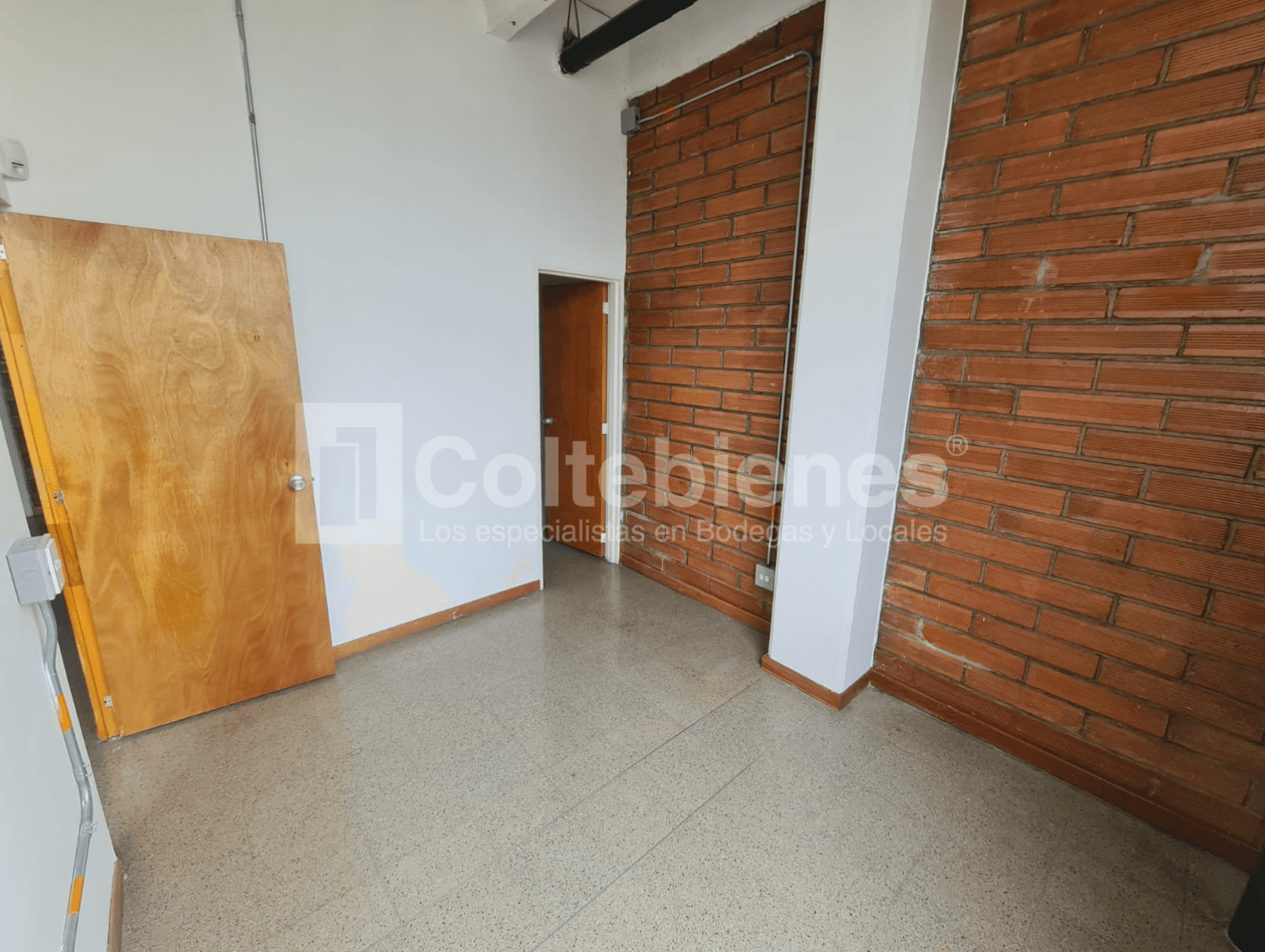 Arriendo de amplio local comercial en Guayabal-Medellín foto 4