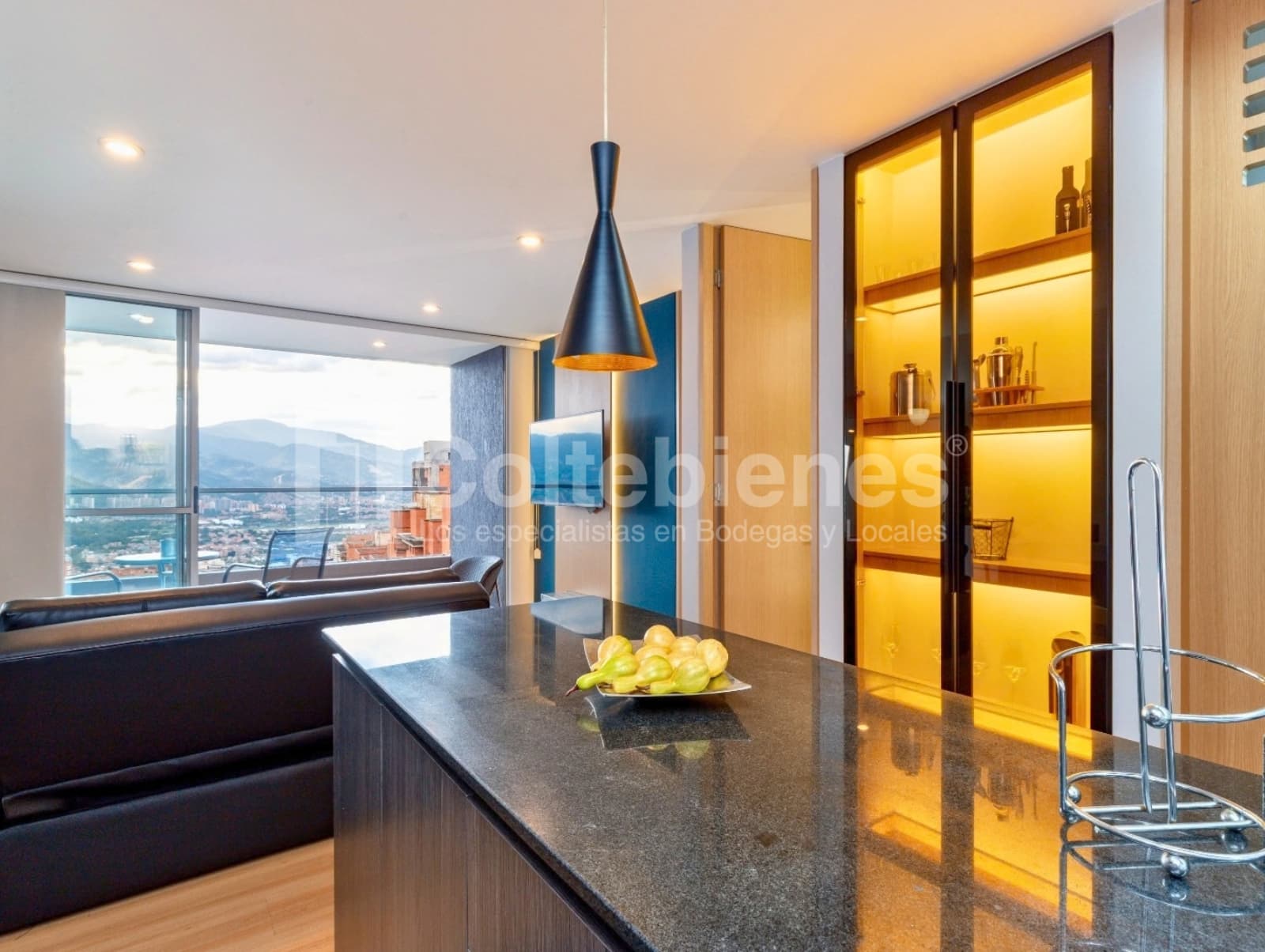Apartaestudio amoblado en arriendo - El Tesoro, Medellín foto 4