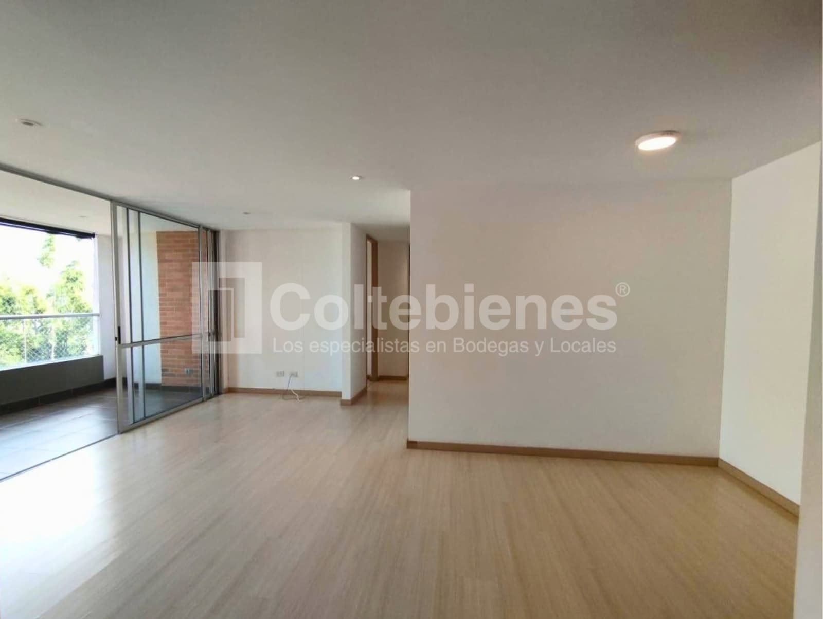Apartamento en arriendo – Loma del Esmeraldal, Envigado