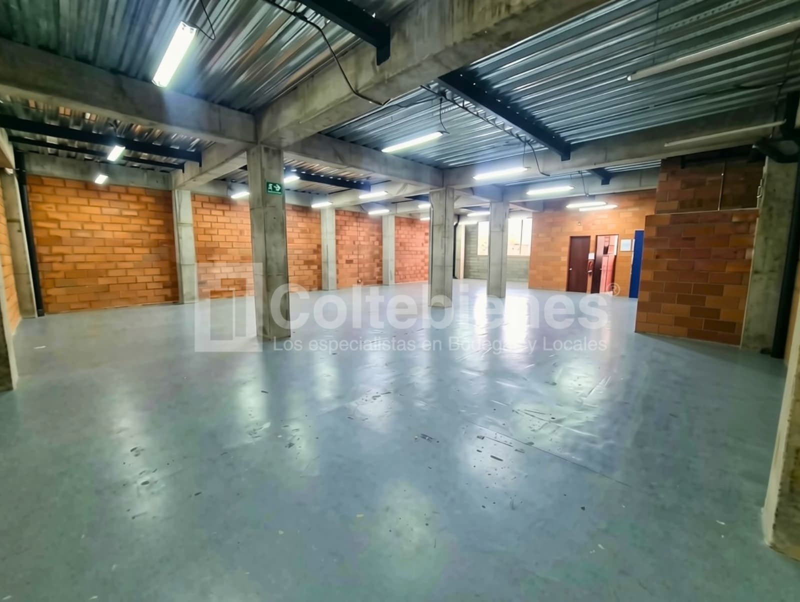Bodega en arriendo, Cristo Rey - Medellín foto 4