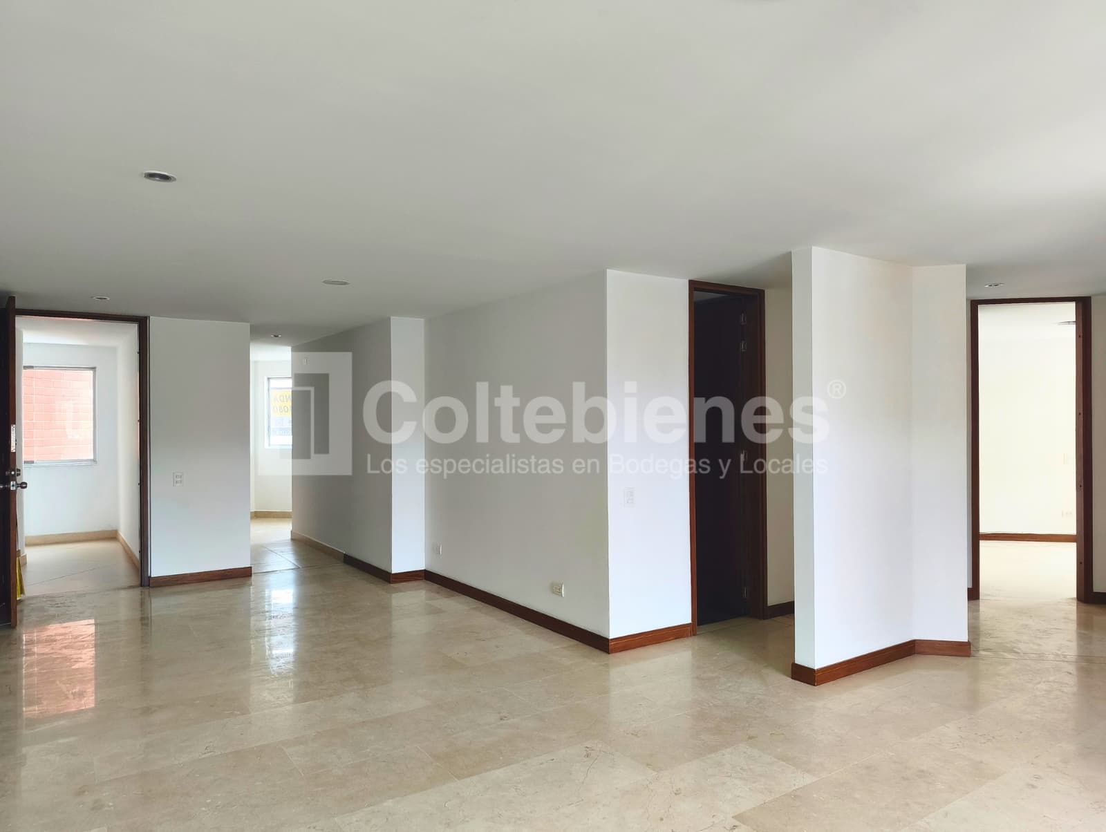 Apartamento en arriendo-Laureles, Medellín foto 2