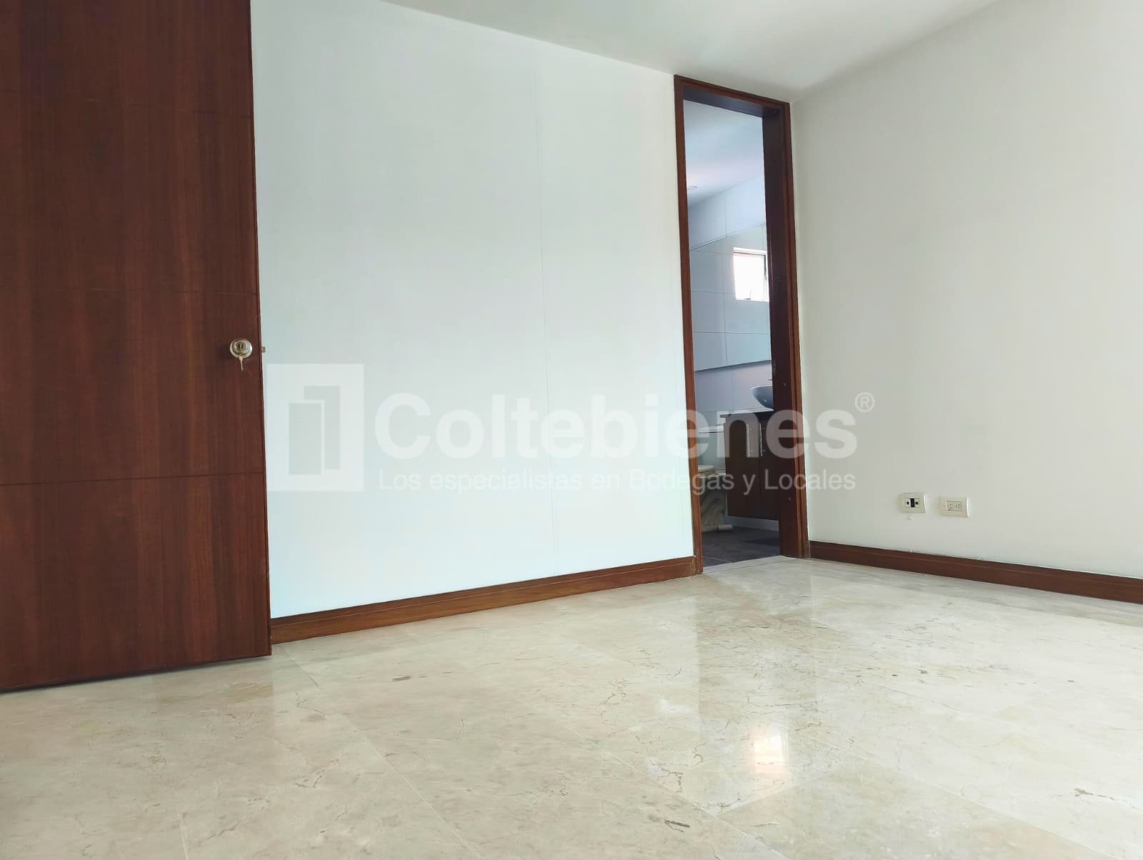 Apartamento en arriendo-Laureles, Medellín foto 3
