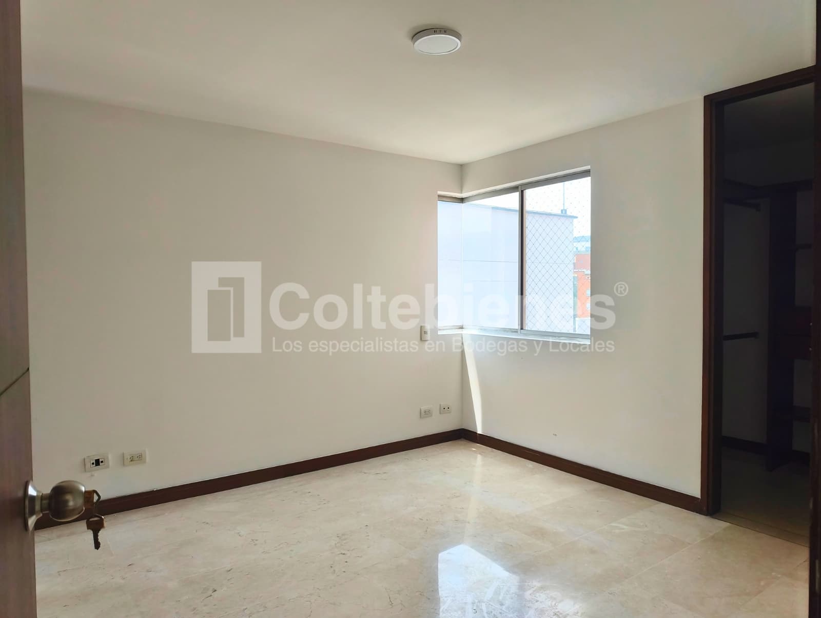Apartamento en arriendo-Laureles, Medellín foto 4
