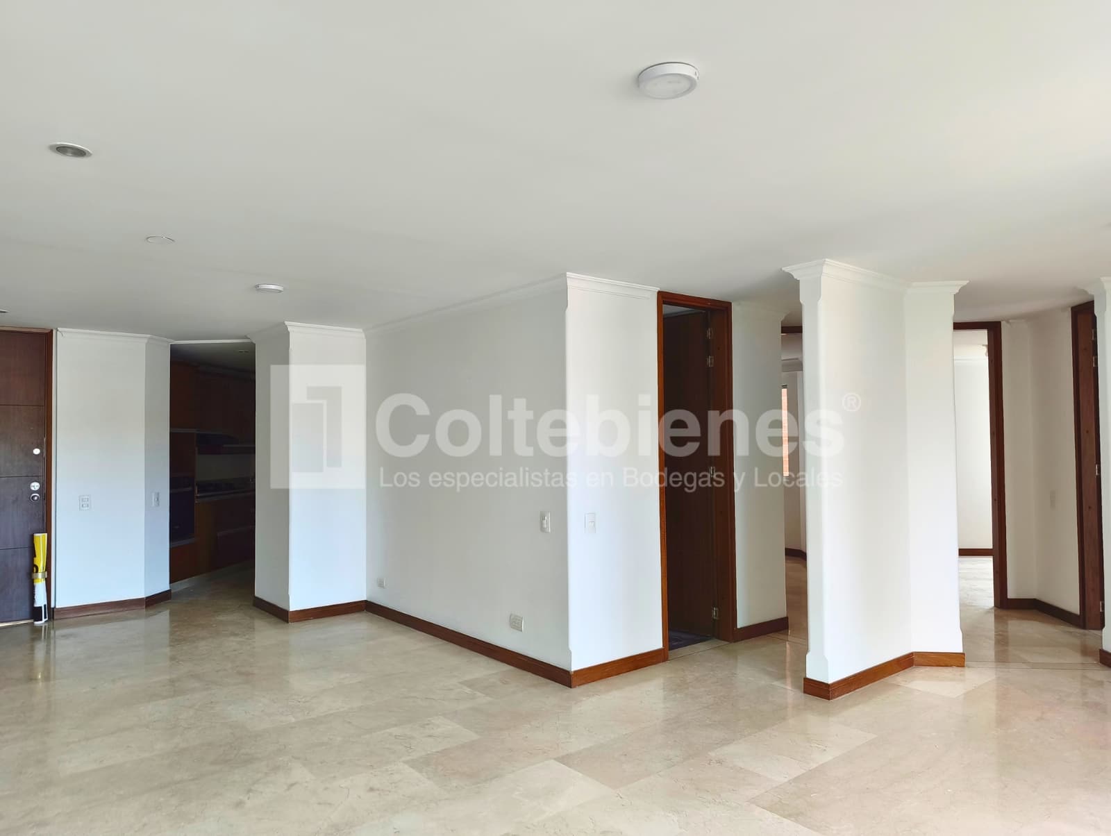 Apartamento en arriendo-Laureles, Medellín foto 3