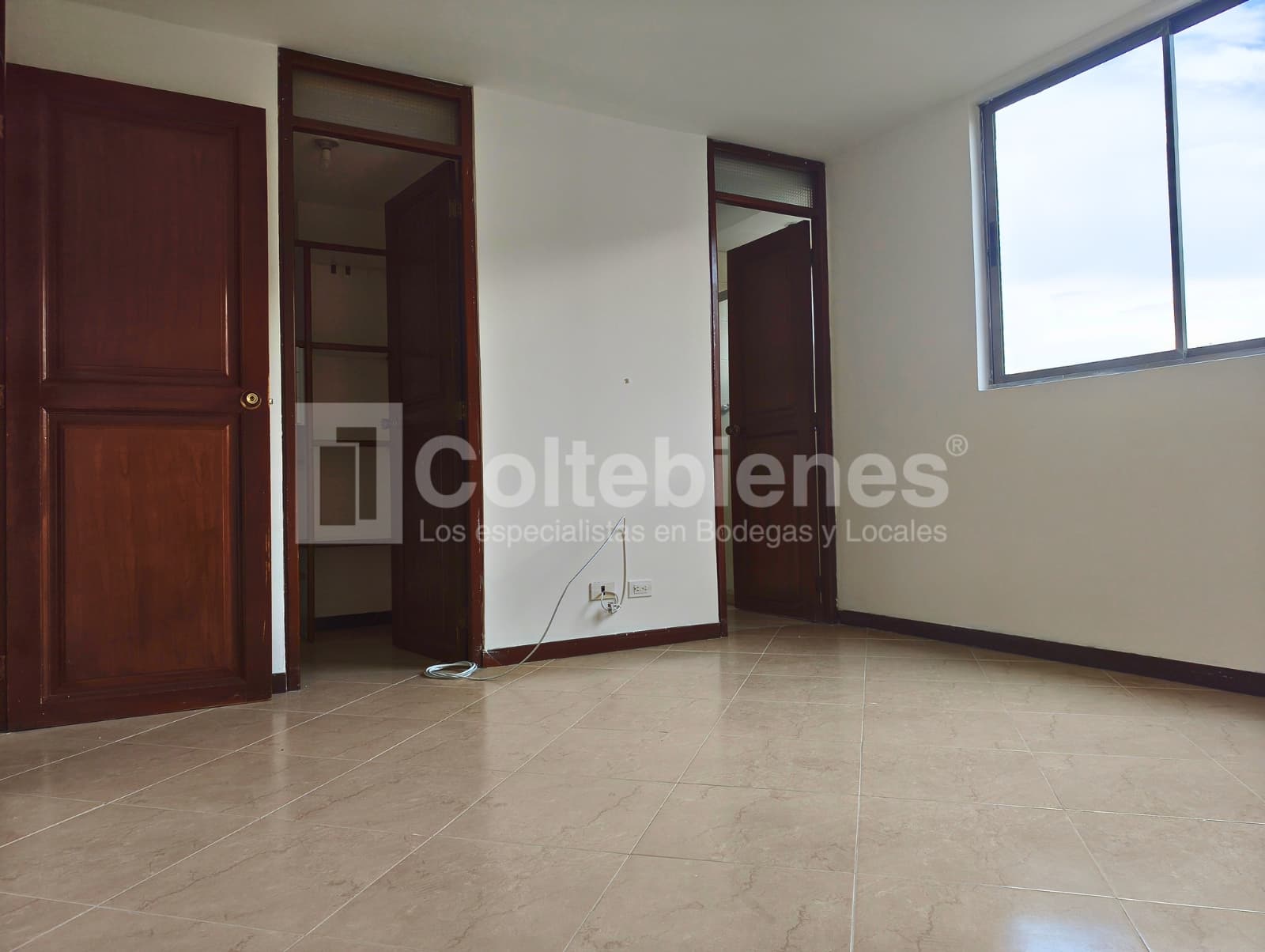 Apartamento en arriendo - Loma de los Bernal foto 3
