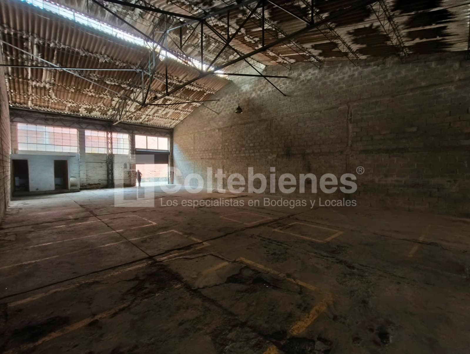 Bodega en arriendo-Guayabal, Medellín foto 3