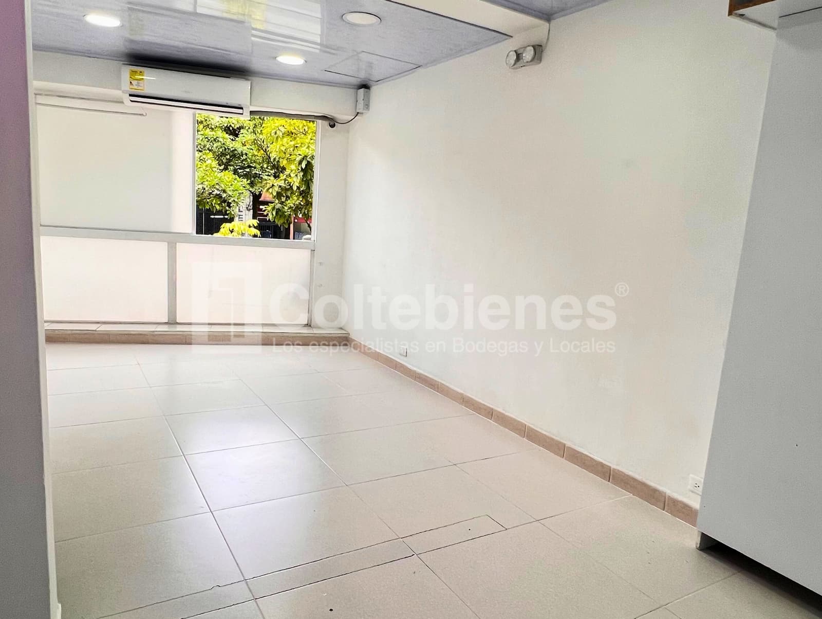 Local en venta - El Chagualo, Medellín foto 2