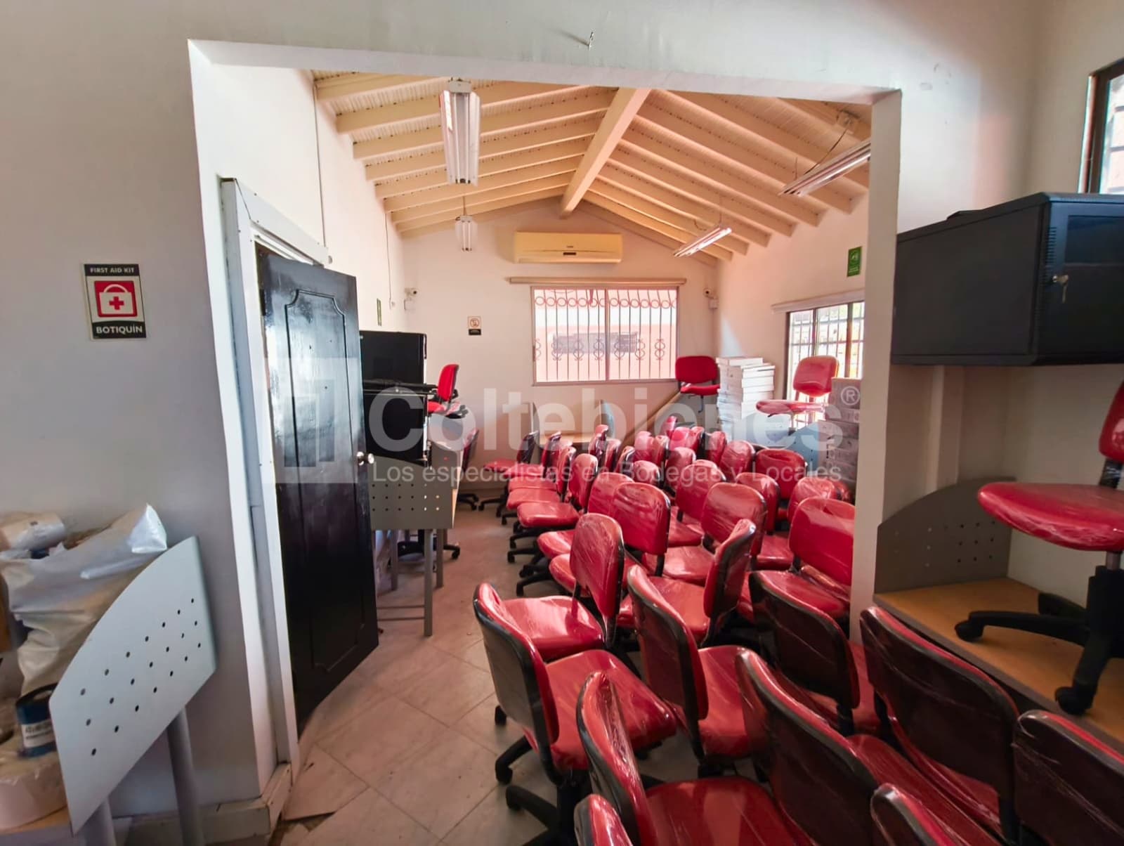 Casa Comercial en arriendo – patio bonito, Medellín