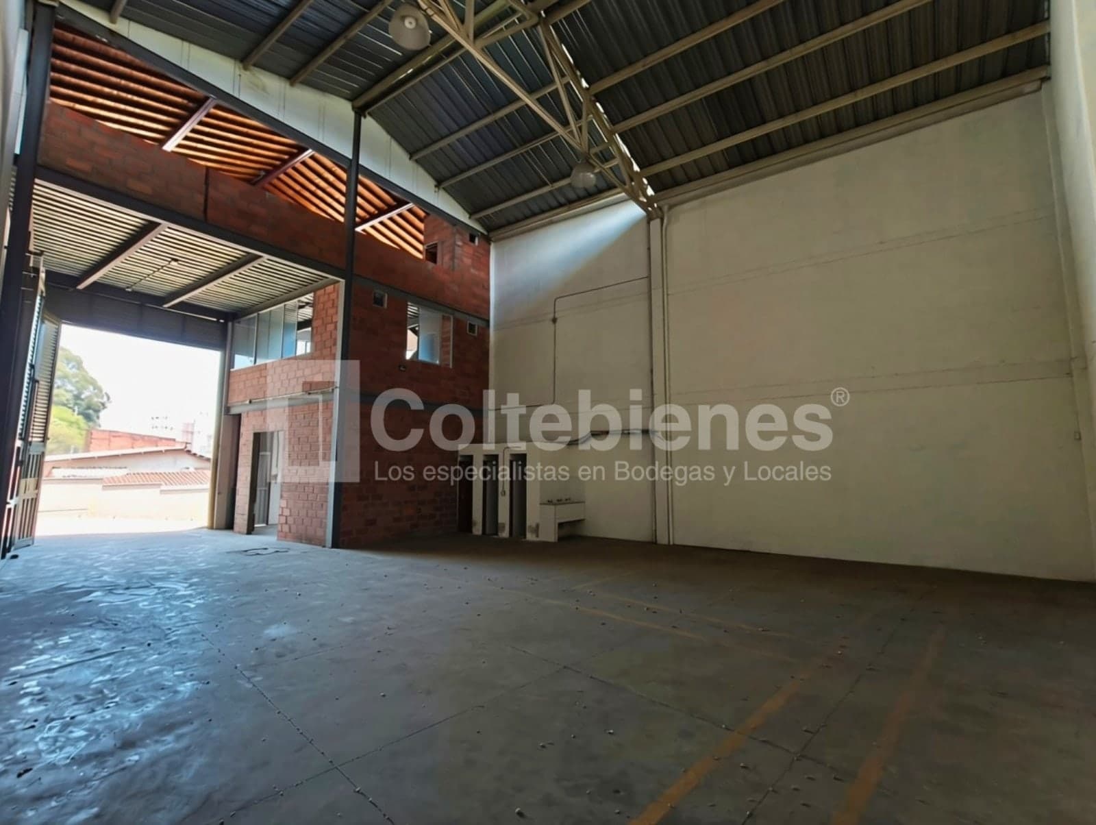 Bodega en arriendo - Sierra Morena foto 3