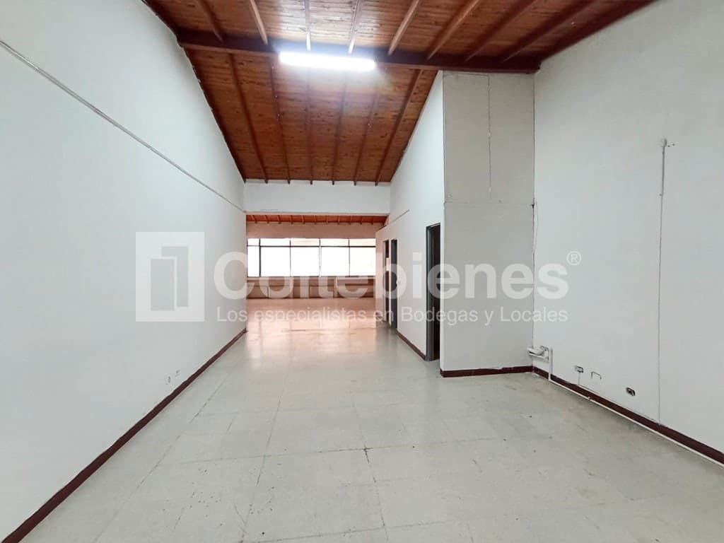 Bodega en arriendo - La América, Medellín foto 2