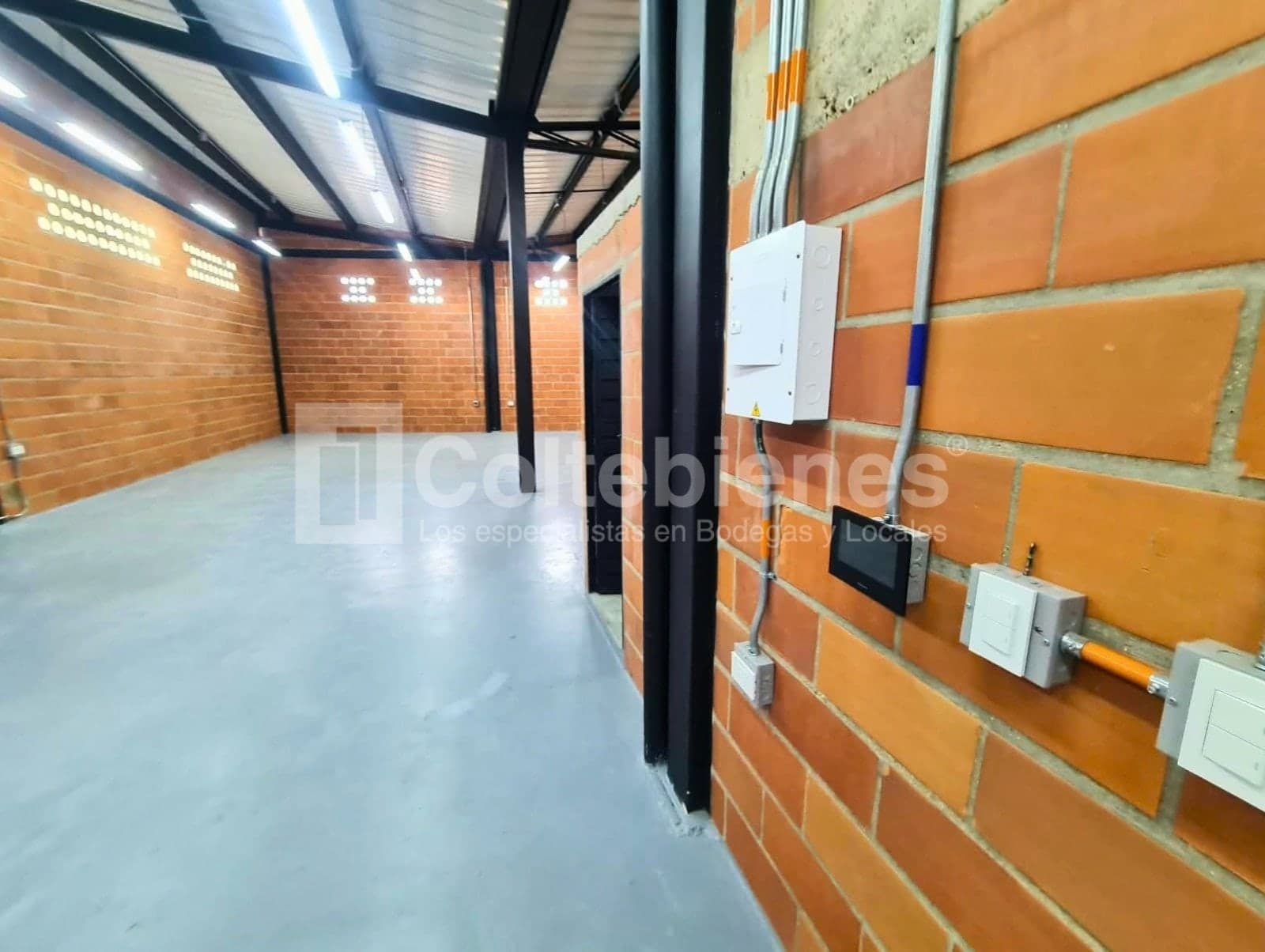 Bodega en arriendo - Campo Amor, Medellín foto 3