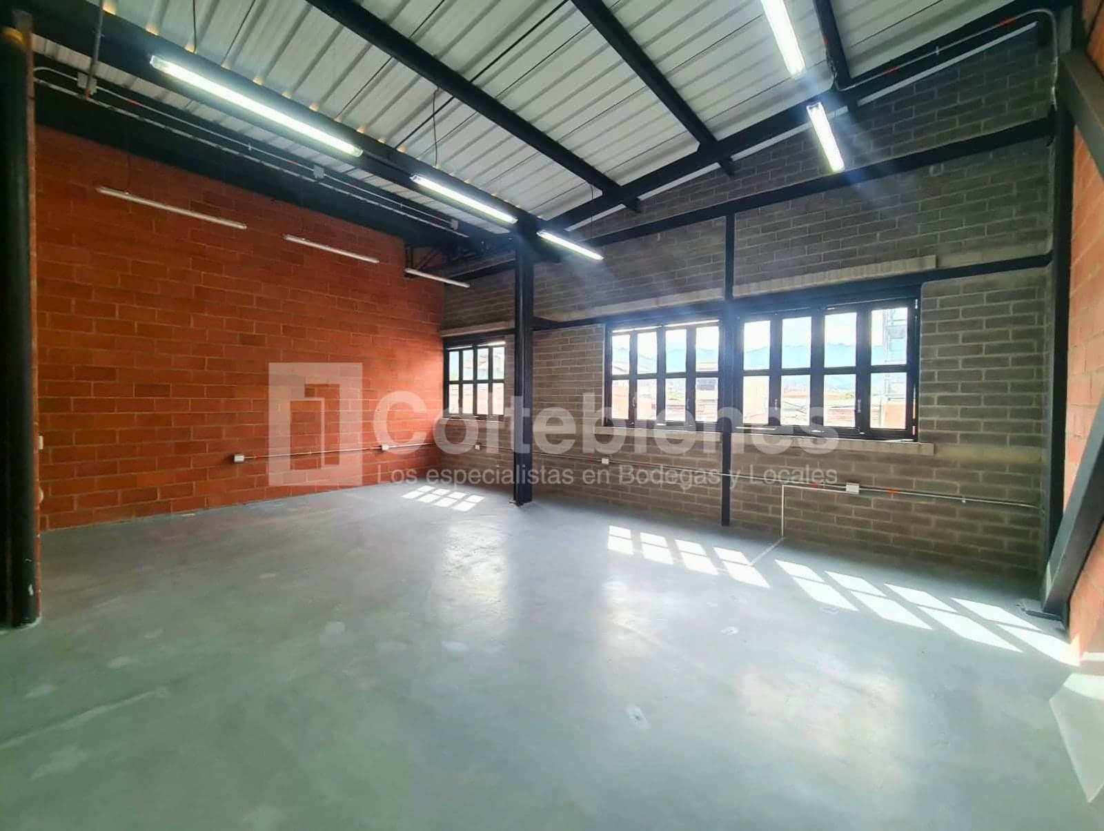 Bodega en arriendo - Campo Amor, Medellín foto 5