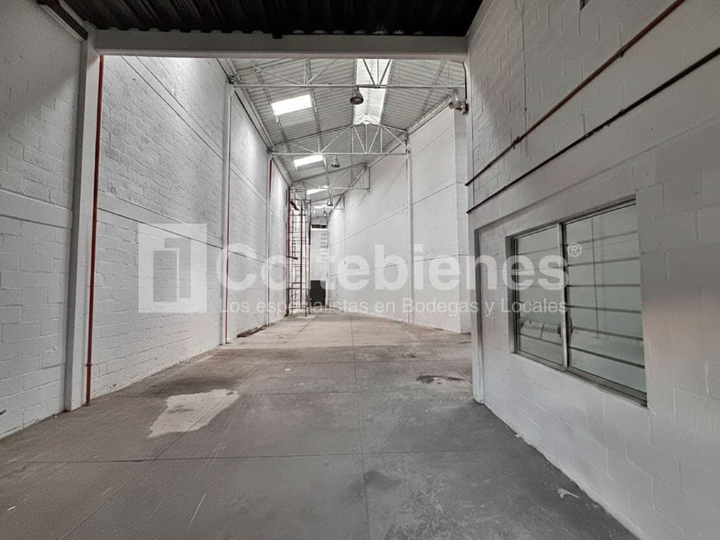 Bodega en arriendo – San Agustin, La Estrella