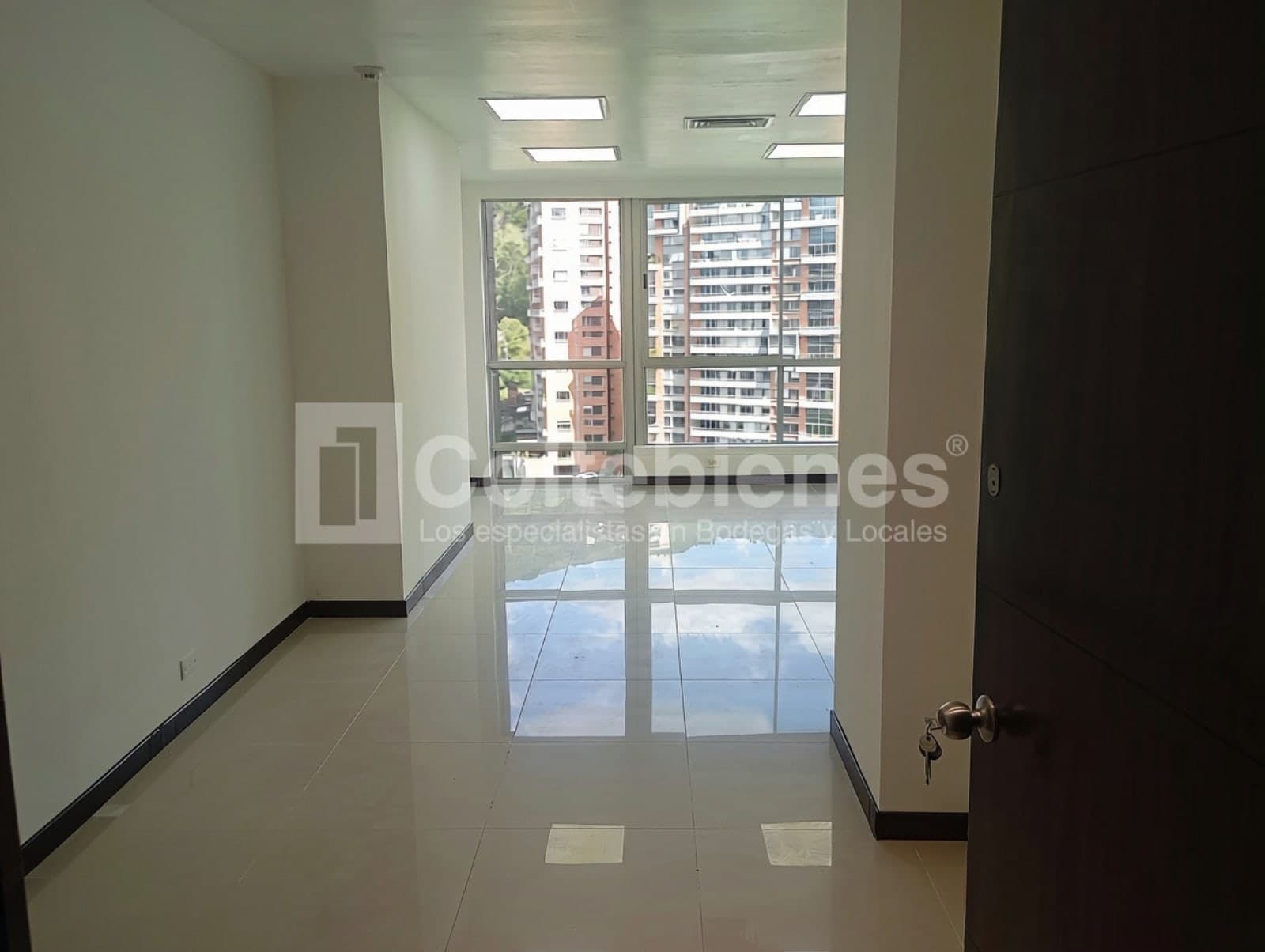 Oficina en arriendo – Poblado, Medellín