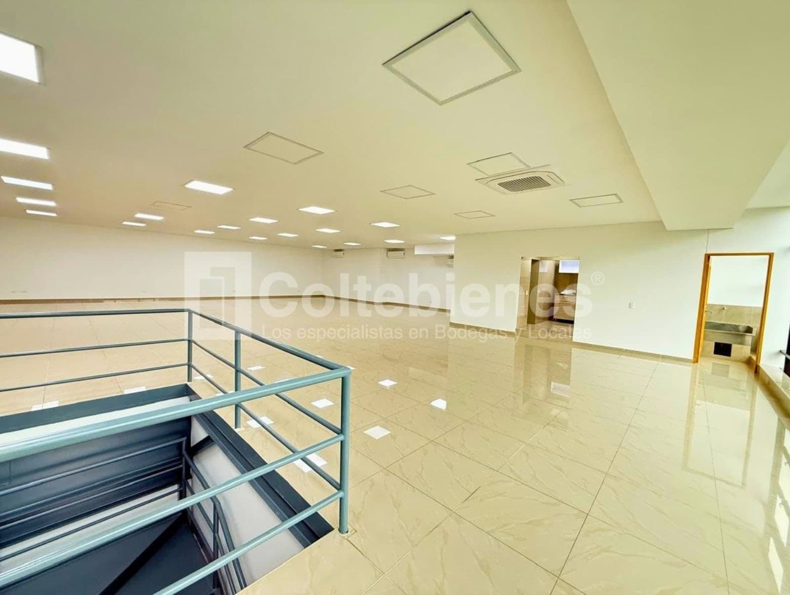 Oficina en arriendo - Barrio Colombia foto 3