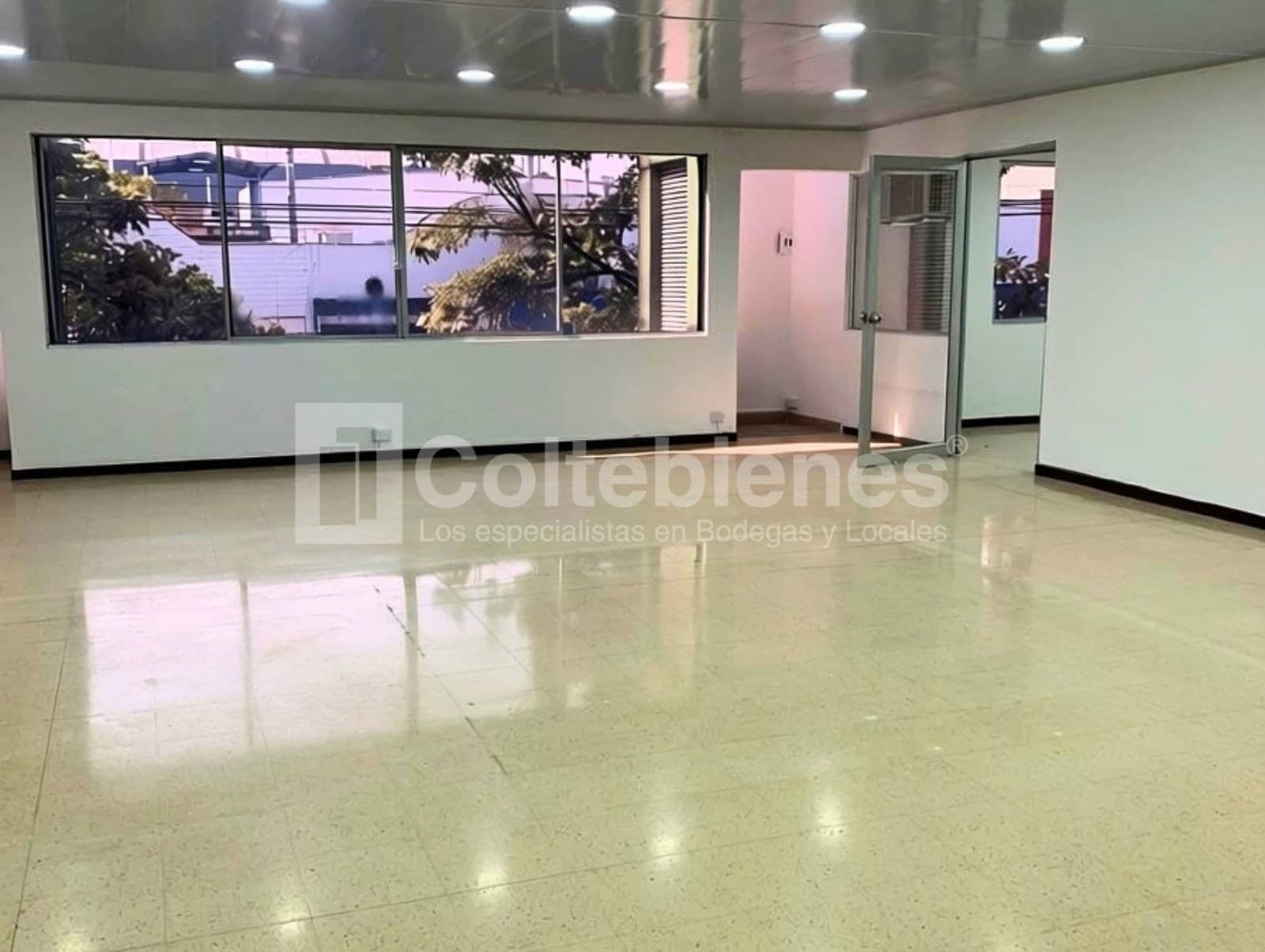 Oficina en arriendo – Guayabal, Medellín