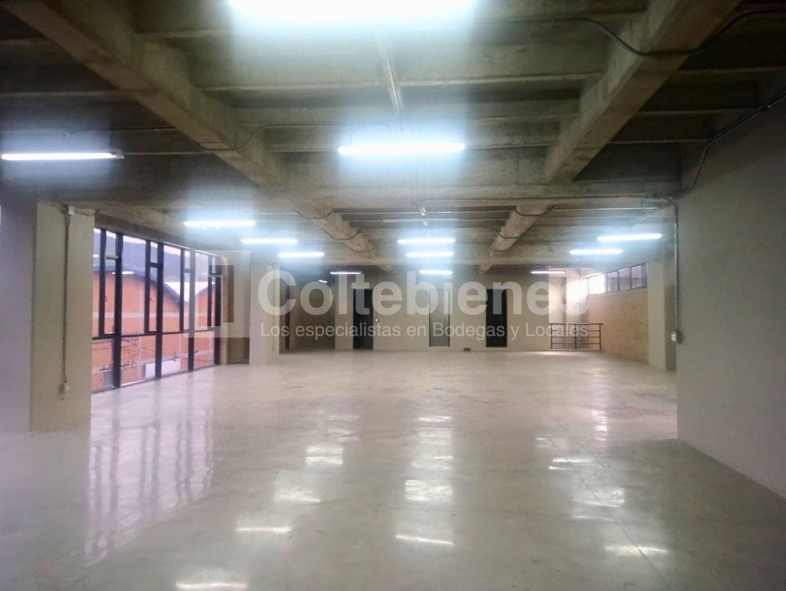 Edificio en arriendo – El Carmelo, Itagüí foto 3