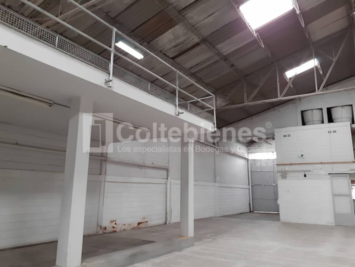 Bodega en arriendo – Aguacatala, Medellín foto 4