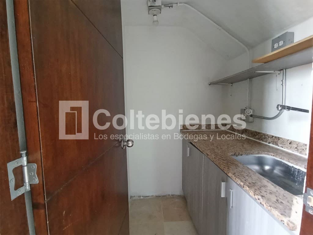 Bodega en arriendo – Barrio Antioquia, Medellín foto 5