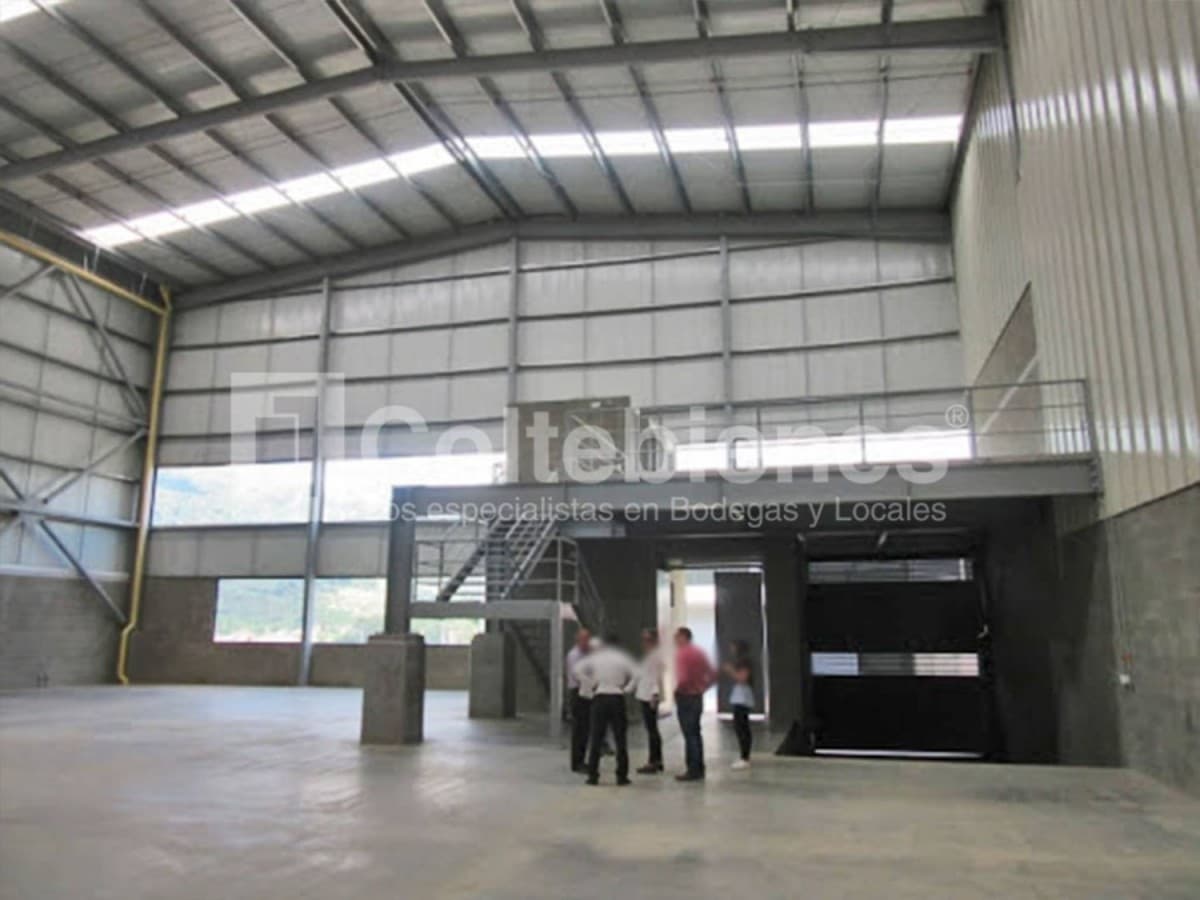 Bodega en arriendo – Copacabana foto 4