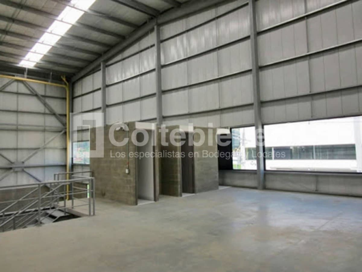 Bodega en arriendo – Copacabana foto 5