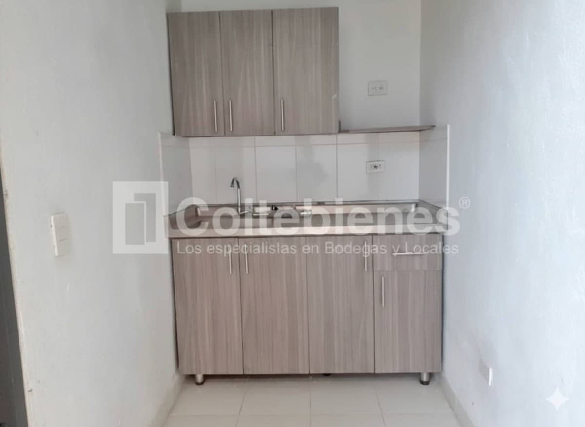 Bodega en arriendo – La Estrella foto 3