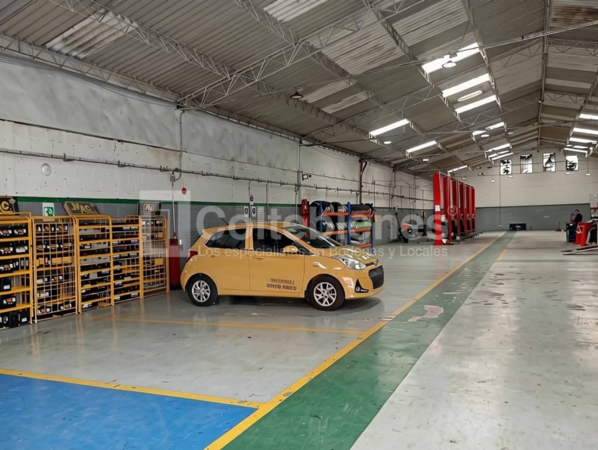 Bodega en arriendo – San Diego, Medellín foto 3