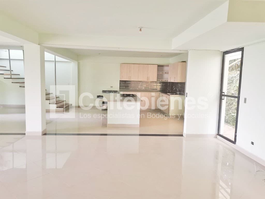 Casa en venta – Santa Elena, Medellín
