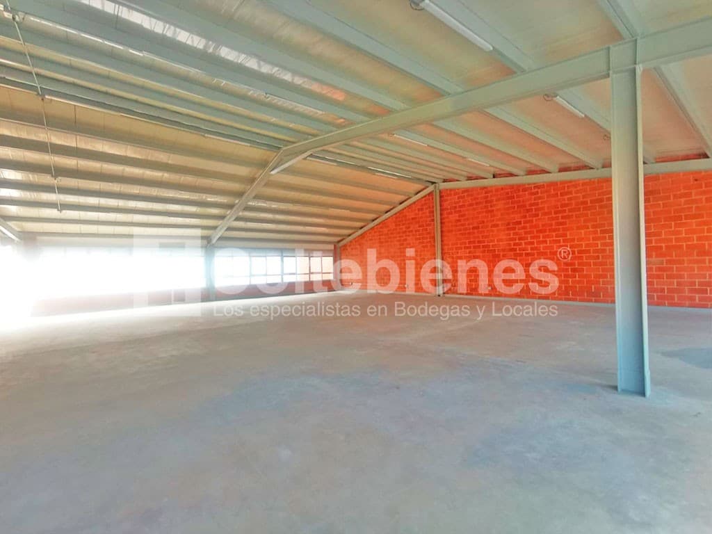 Bodega en arriendo – La América, Medellín foto 5