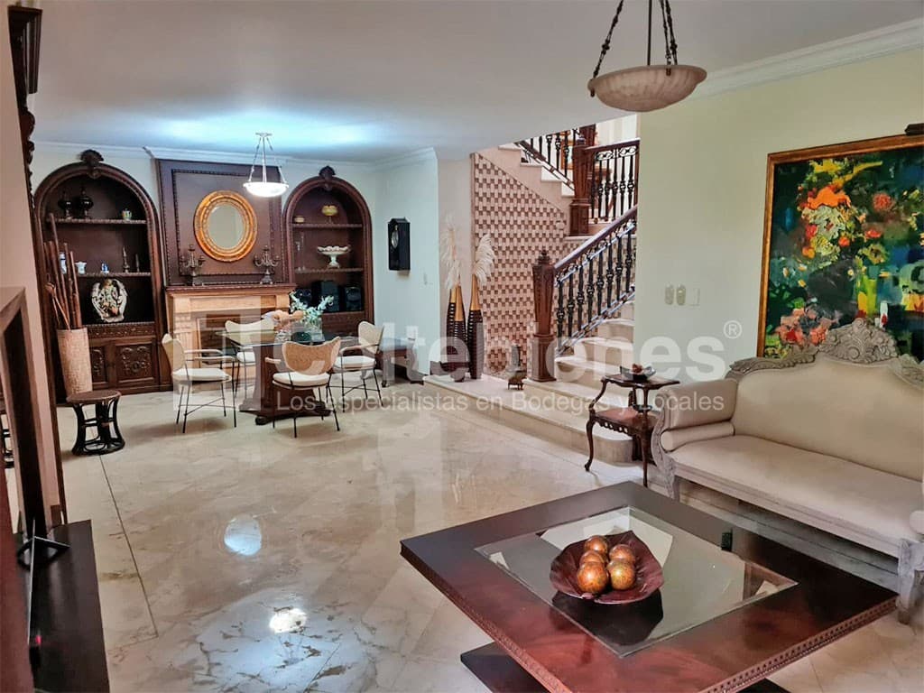 Casa en arriendo/venta – Altos Del Poblado, Medellín