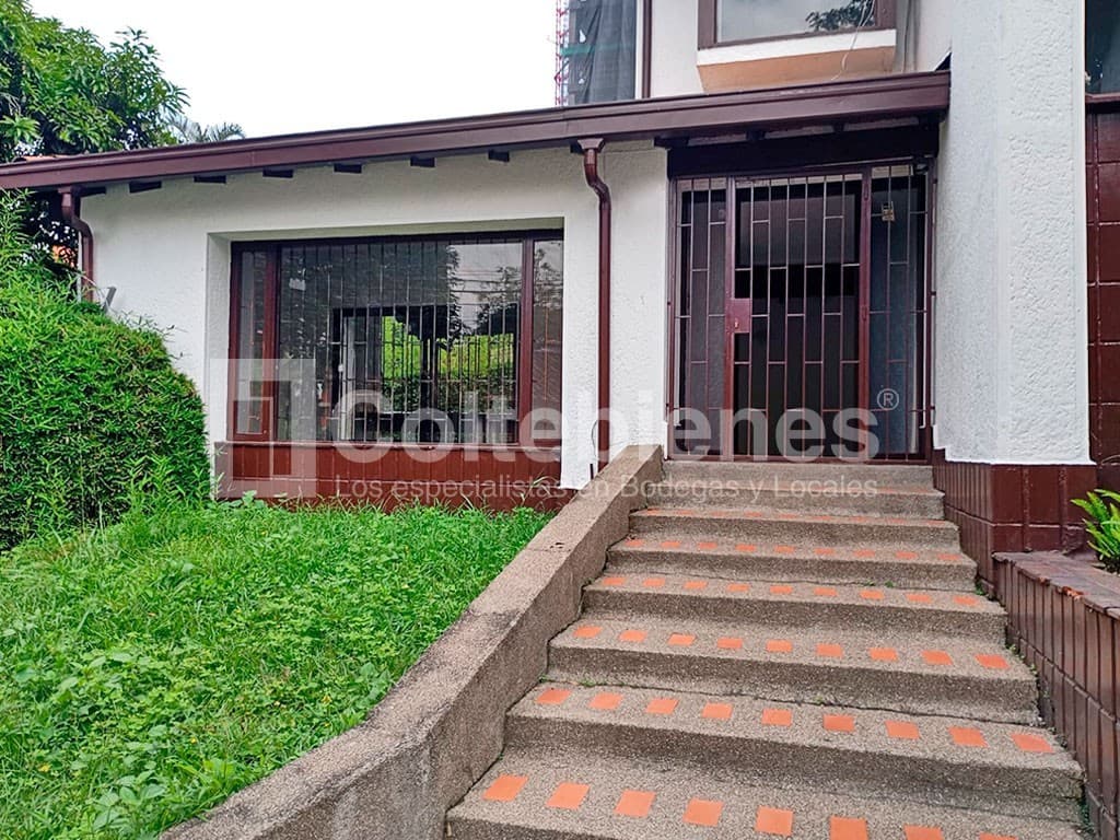 Casa en arriendo – Poblado, Medellín