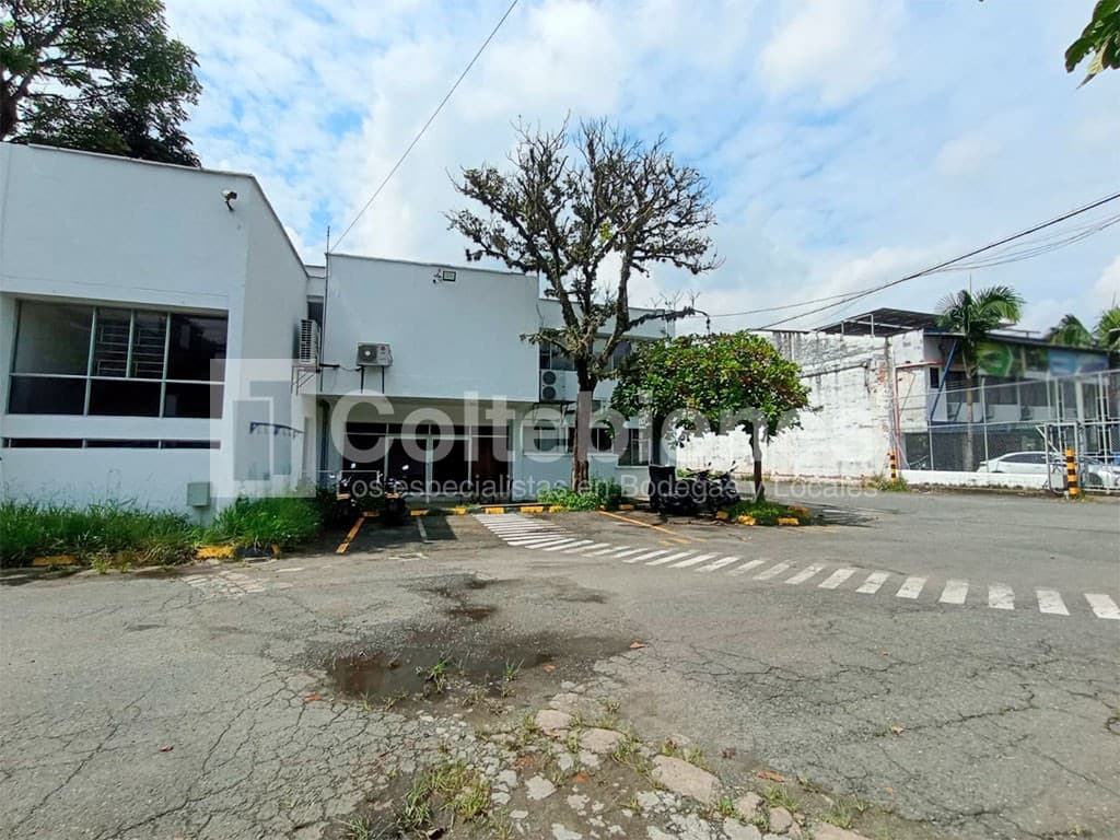 Bodega en venta – La Santa Cruz, Itagüí