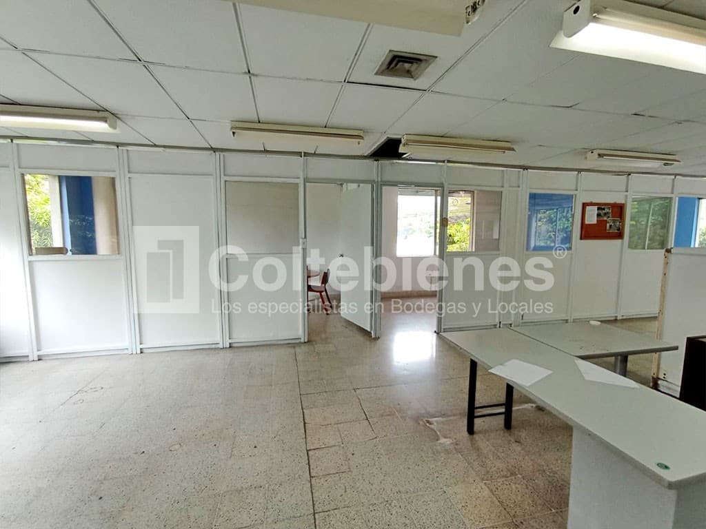Oficina en arriendo – Bello foto 4