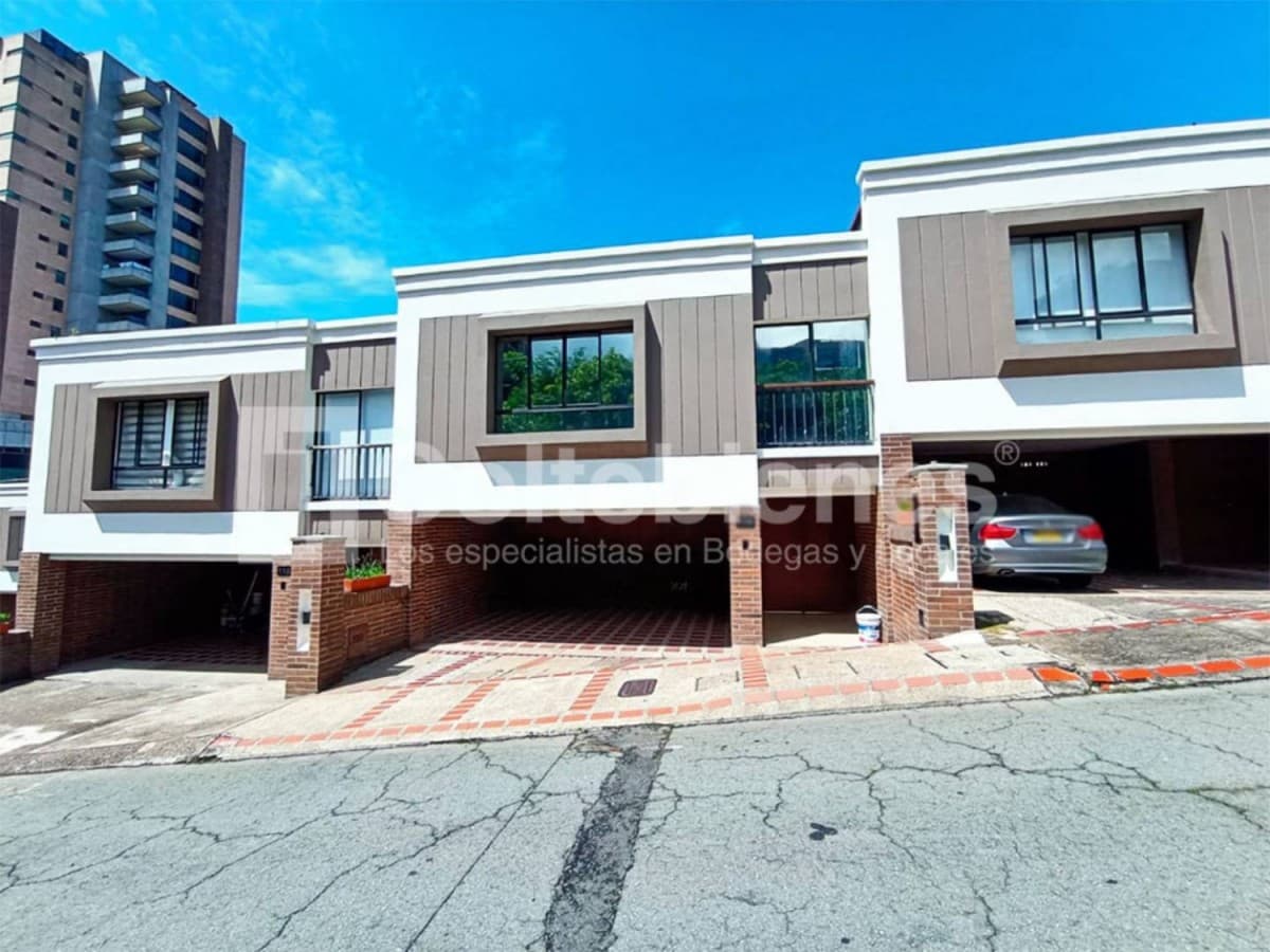Casa en arriendo – Castropol, Medellín