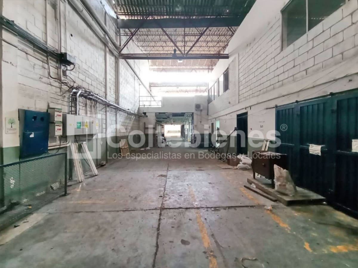 Bodega en arriendo – La Santa Cruz, Itagüí foto 3