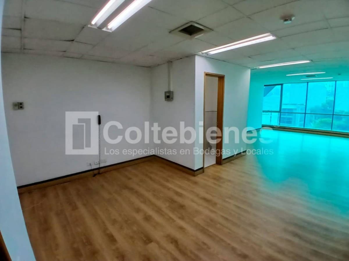 Oficina en arriendo/venta – Poblado, Medellín foto 2