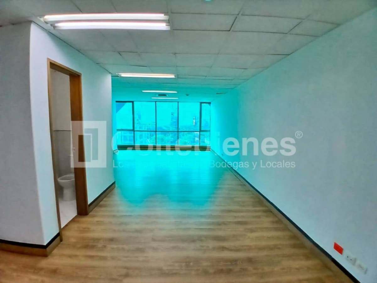 Oficina en arriendo/venta – Poblado, Medellín foto 3