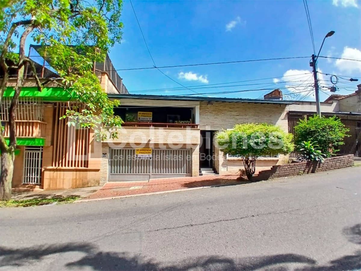 Casa en arriendo – Prado, Medellín