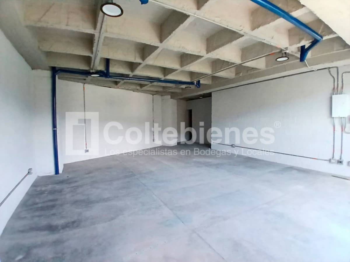 Bodega en arriendo – Trinidad, Medellín foto 2