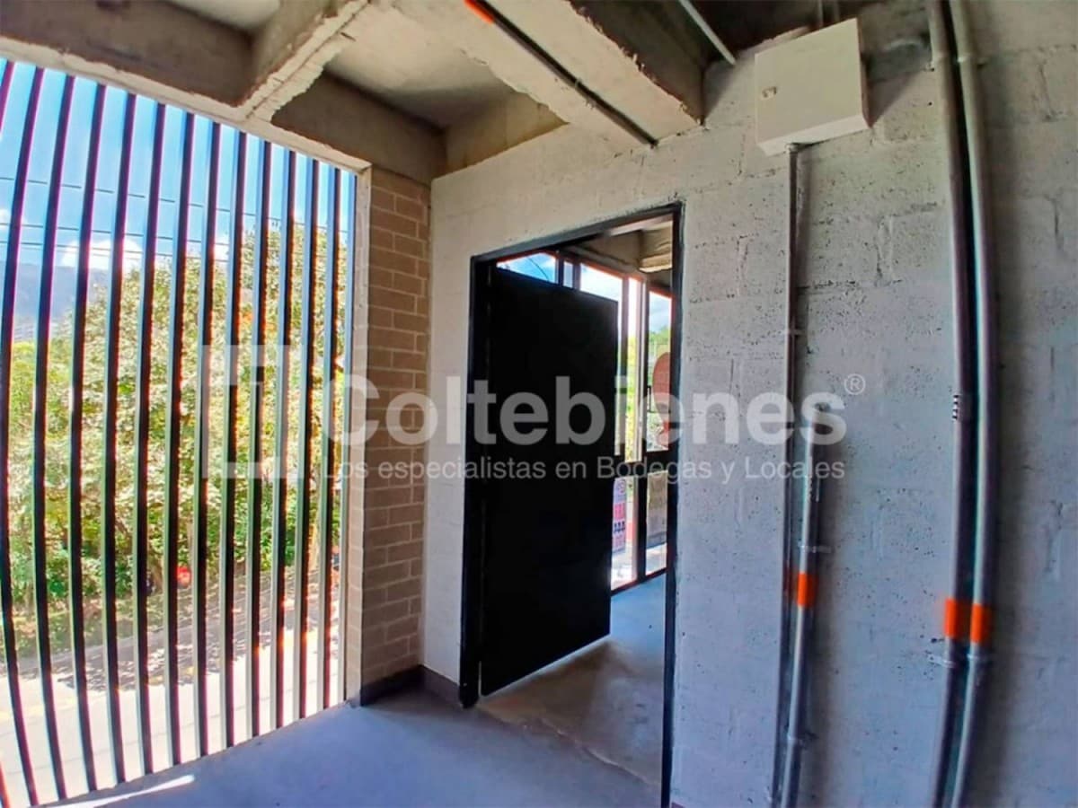 Bodega en arriendo – Trinidad, Medellín foto 3