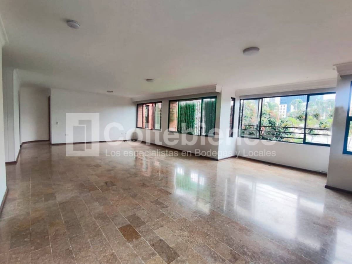 Oficina en arriendo – Aguacatala, Medellín