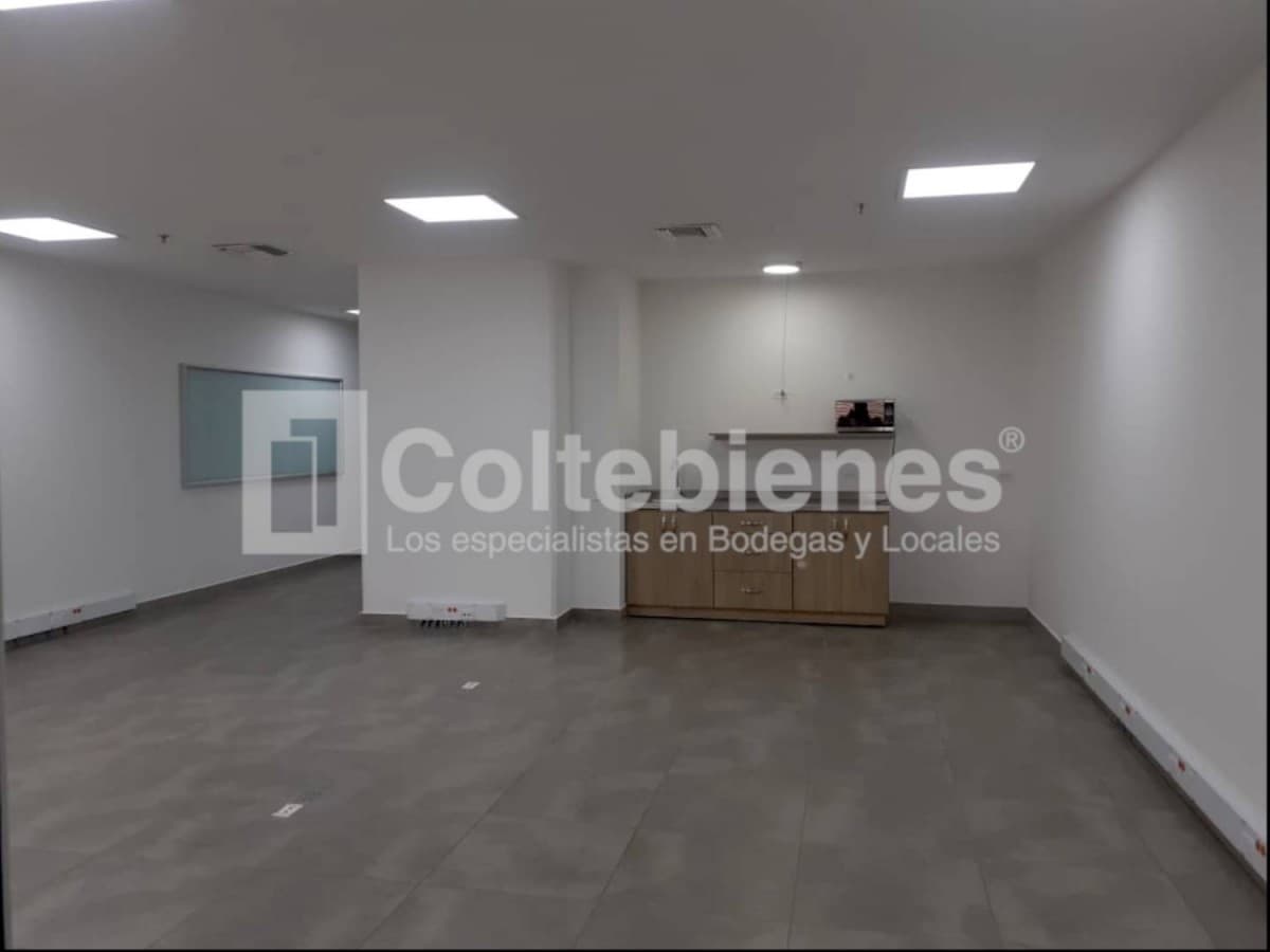 Oficina en arriendo – Manila, Medellín